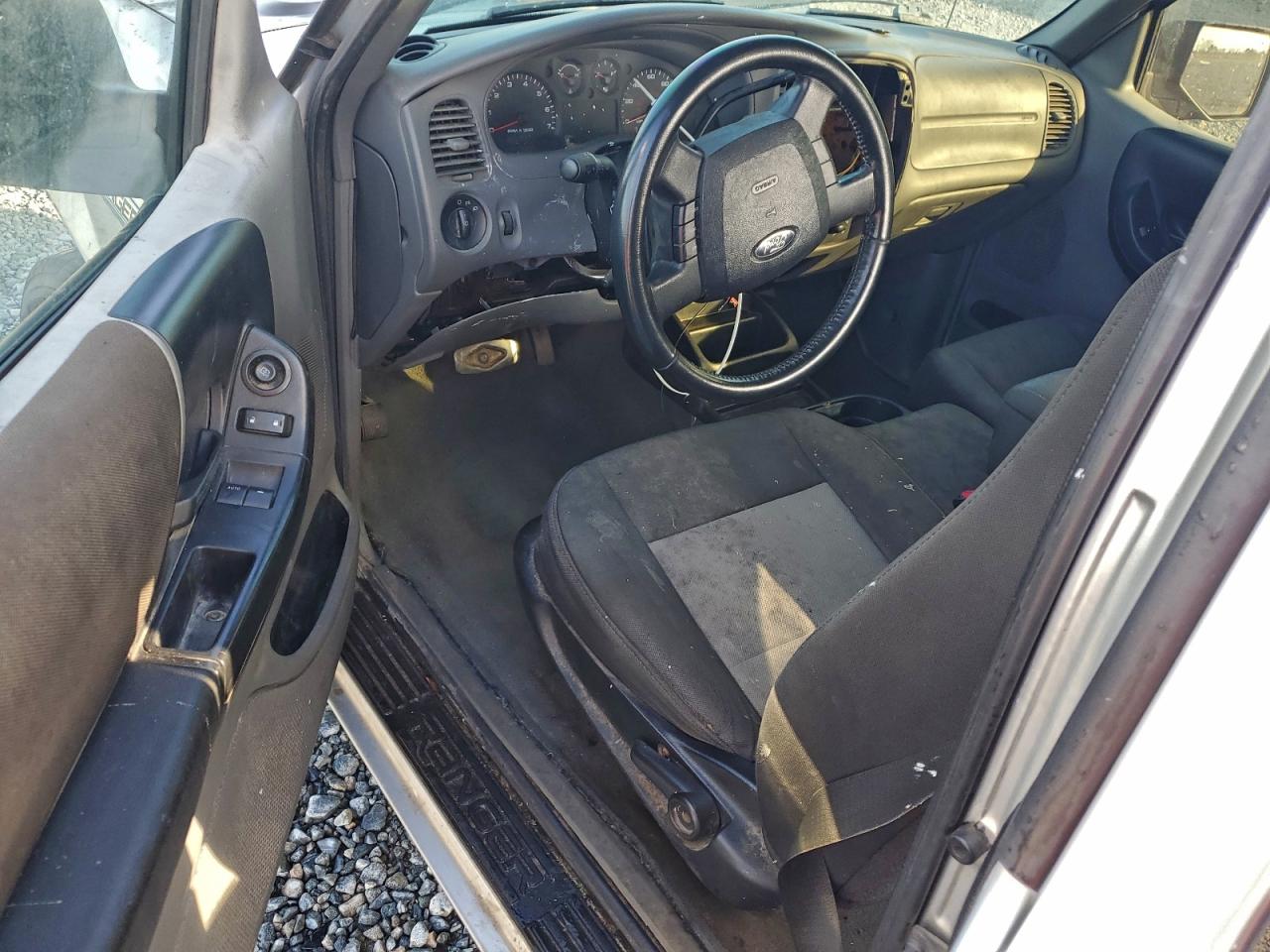 Ford Ranger Super Cab Image 11