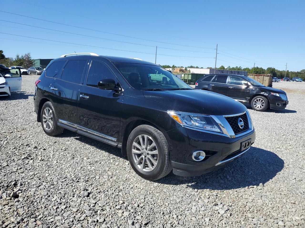 Nissan Pathfinder S Image 2