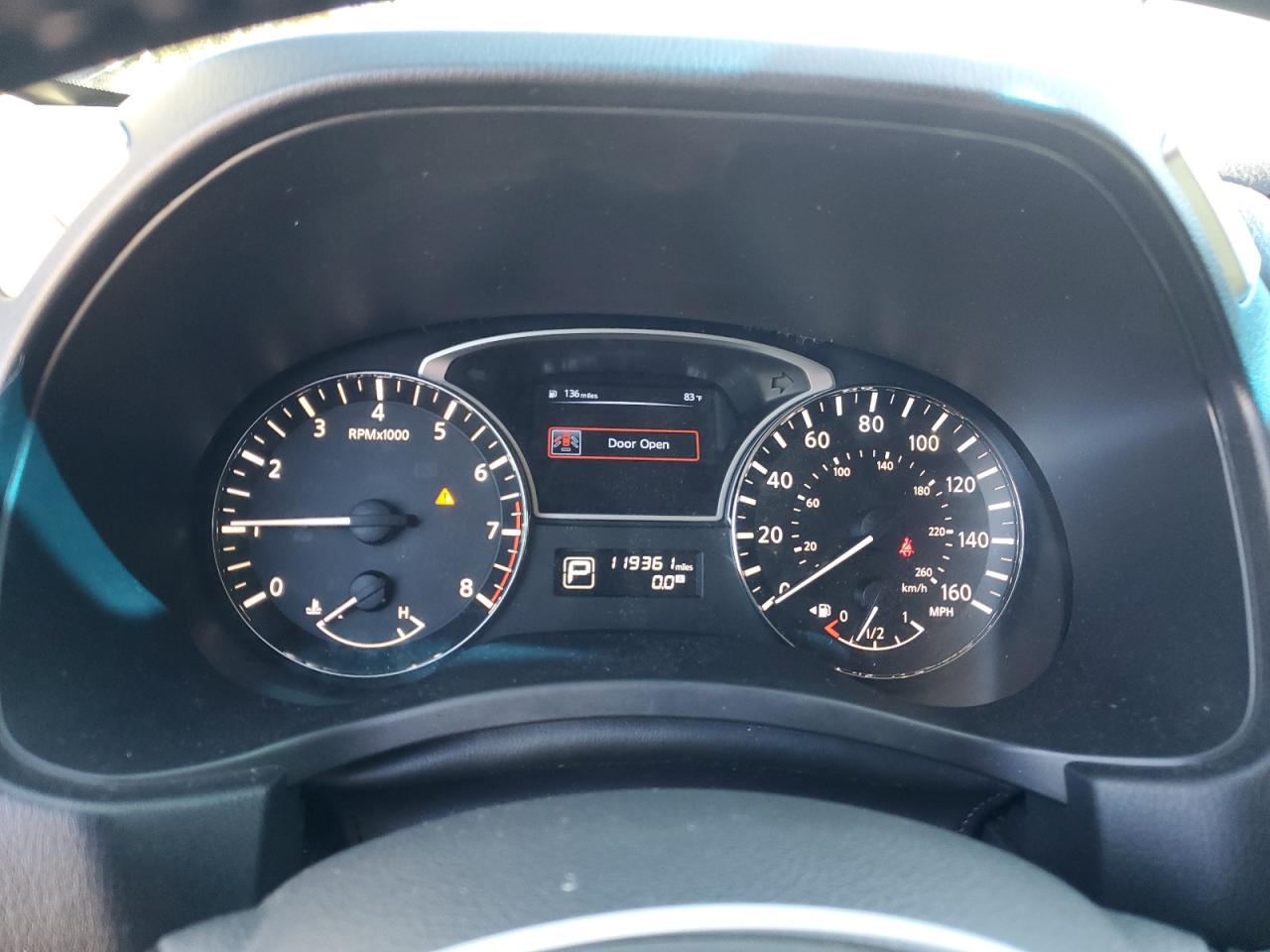 Nissan Pathfinder S Image 8