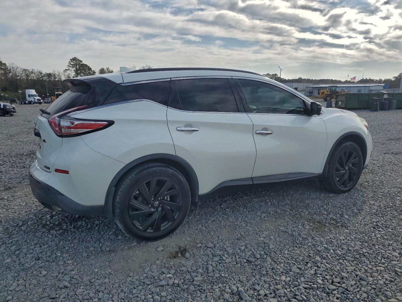Nissan Murano S Image 3