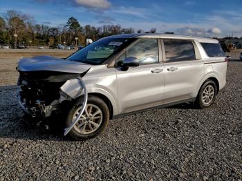  Salvage Kia Carnival