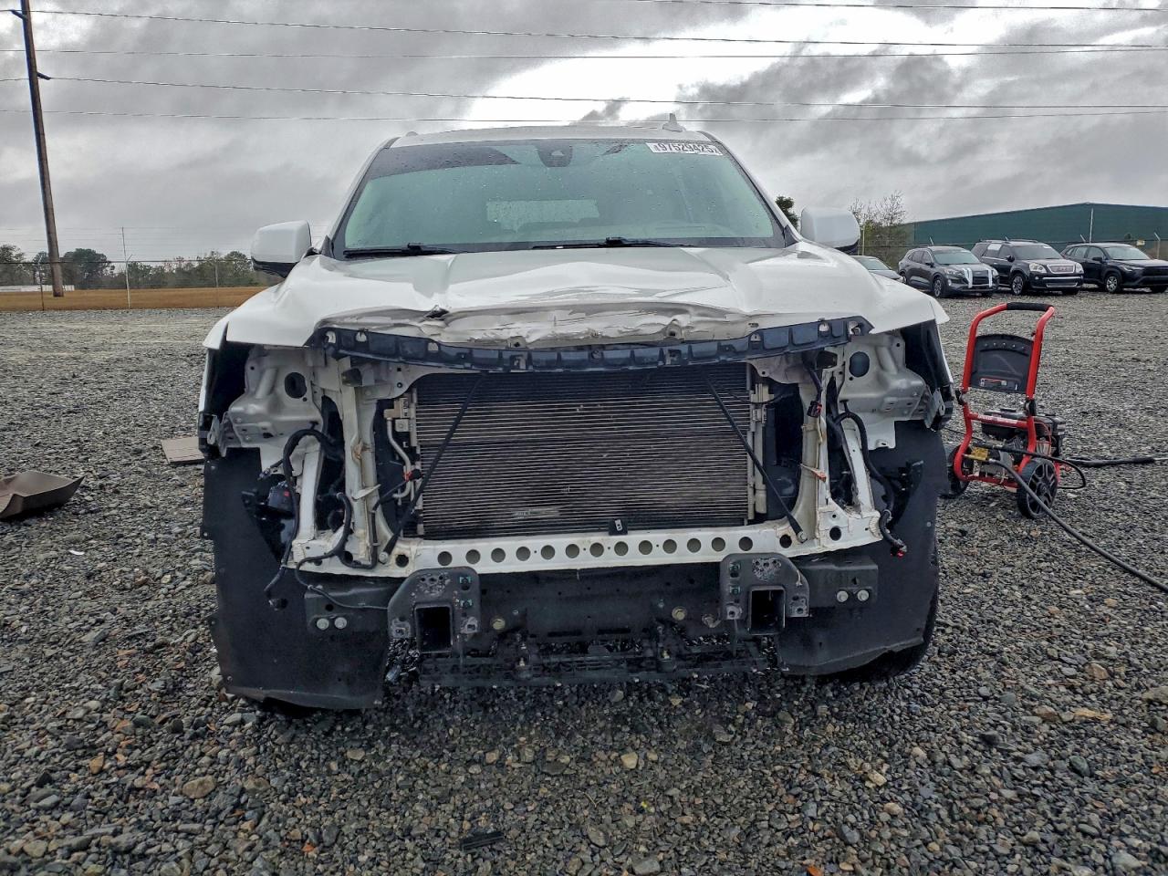 GMC Yukon Denali Image 14