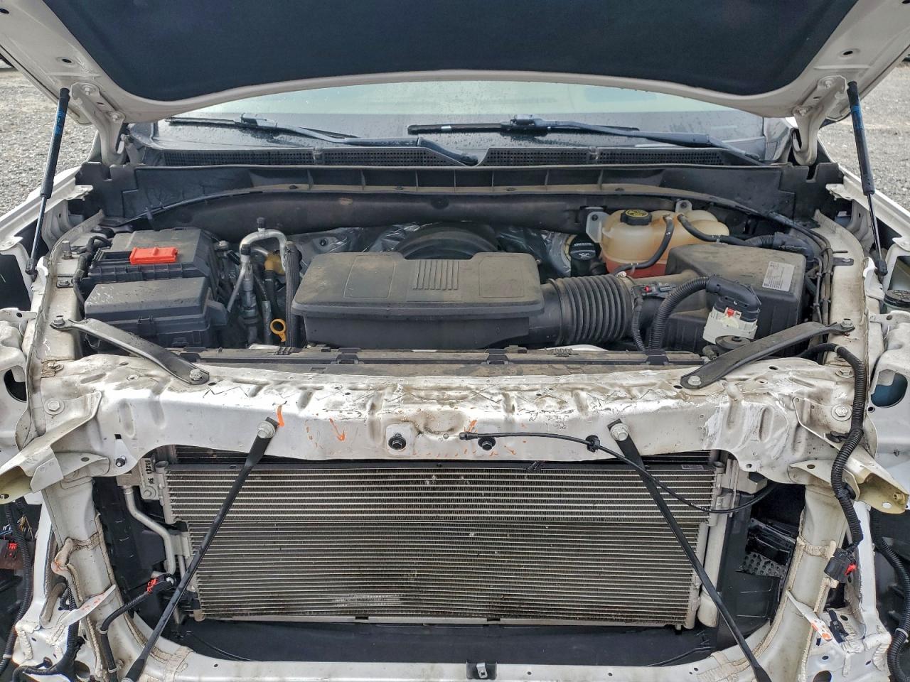 GMC Yukon Denali Image 2