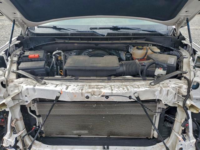 GMC Yukon Denali Image 2