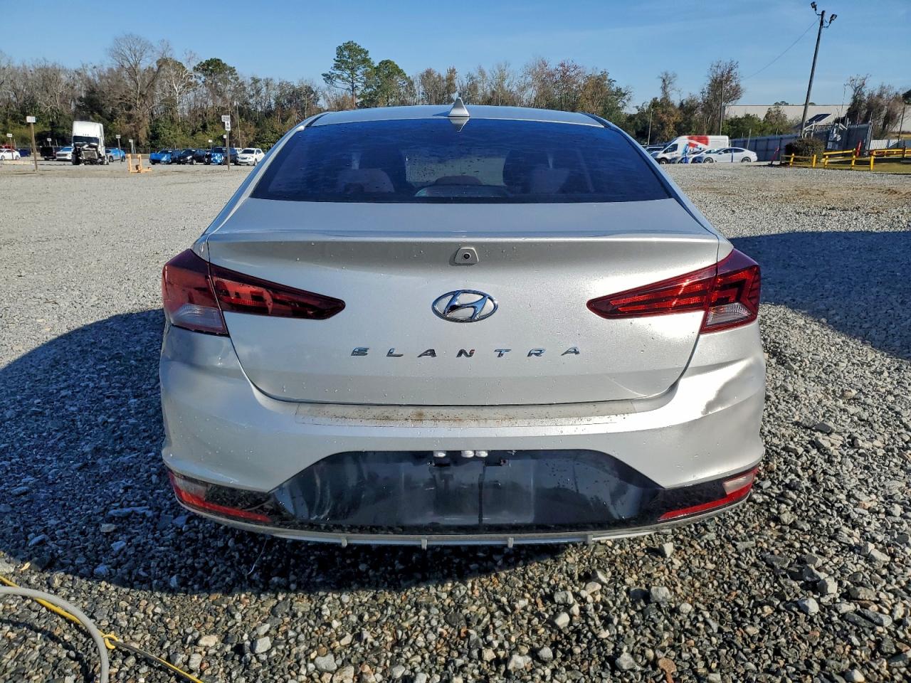 Hyundai ELANTRA Sel Image 8