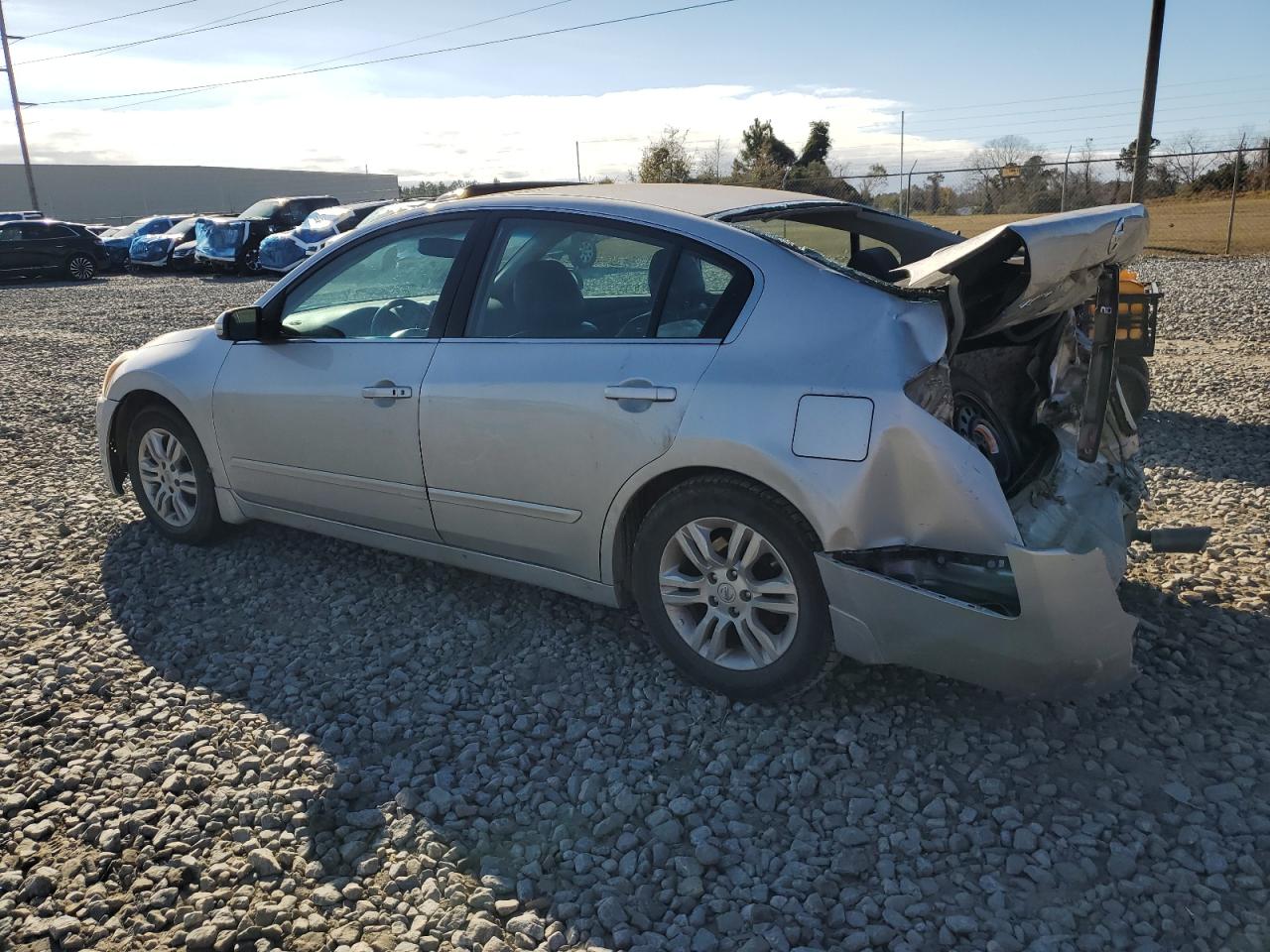 Nissan Altima Base Image 8