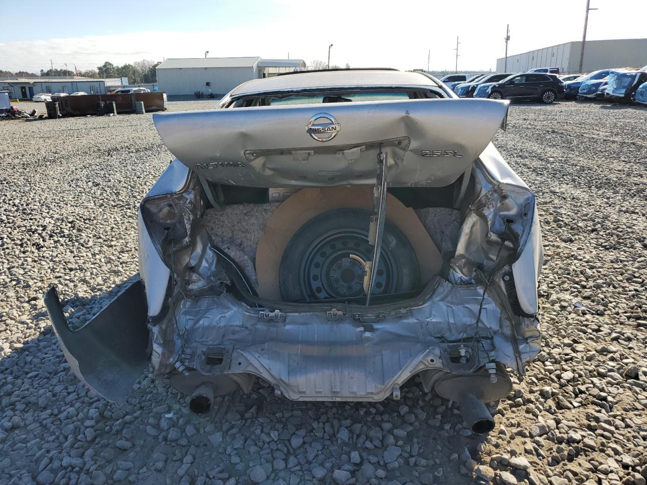 Nissan Altima Base Image 9