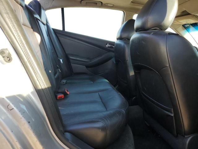 Nissan Altima Base Image 10