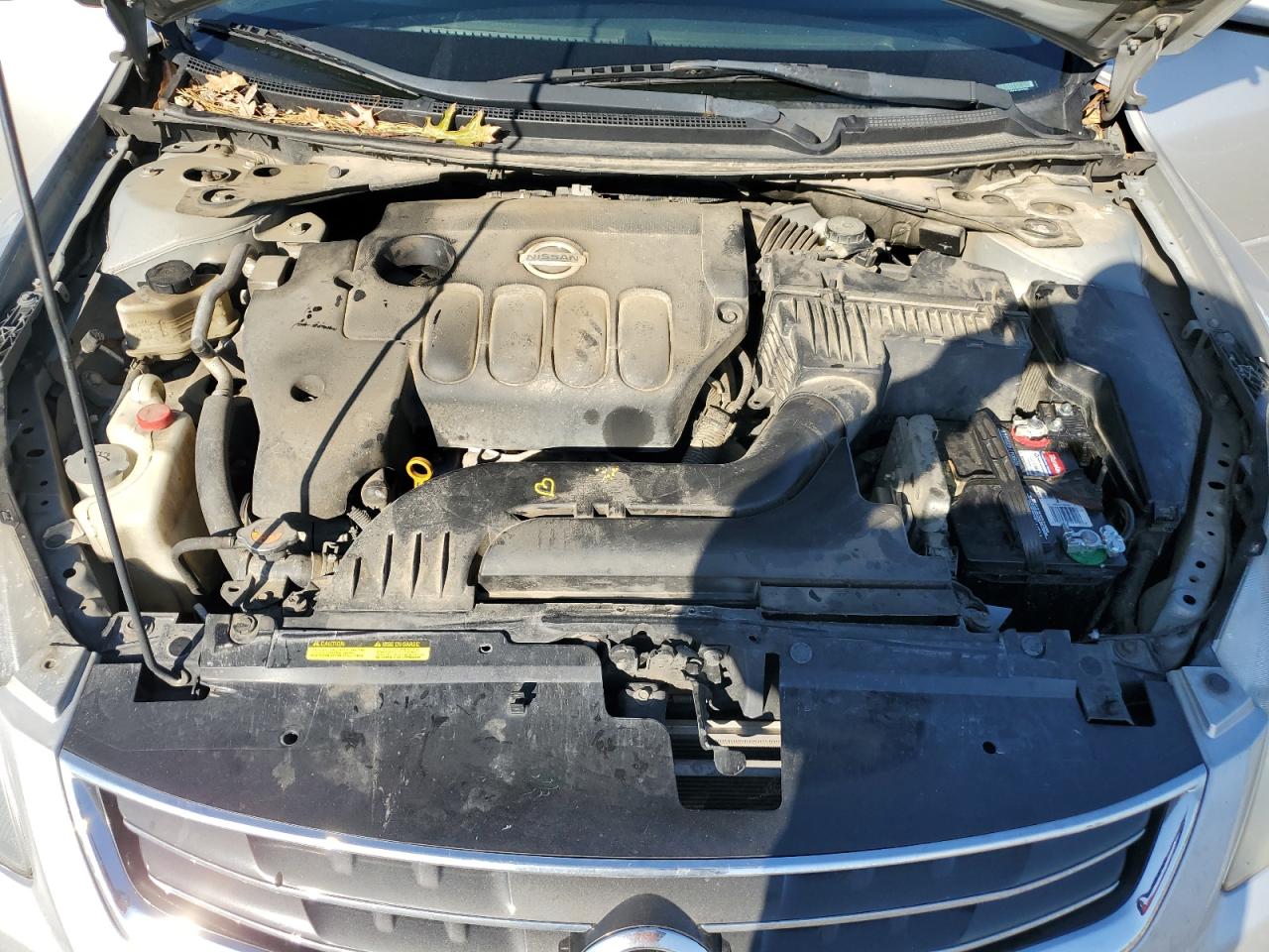 Nissan Altima Base Image 11