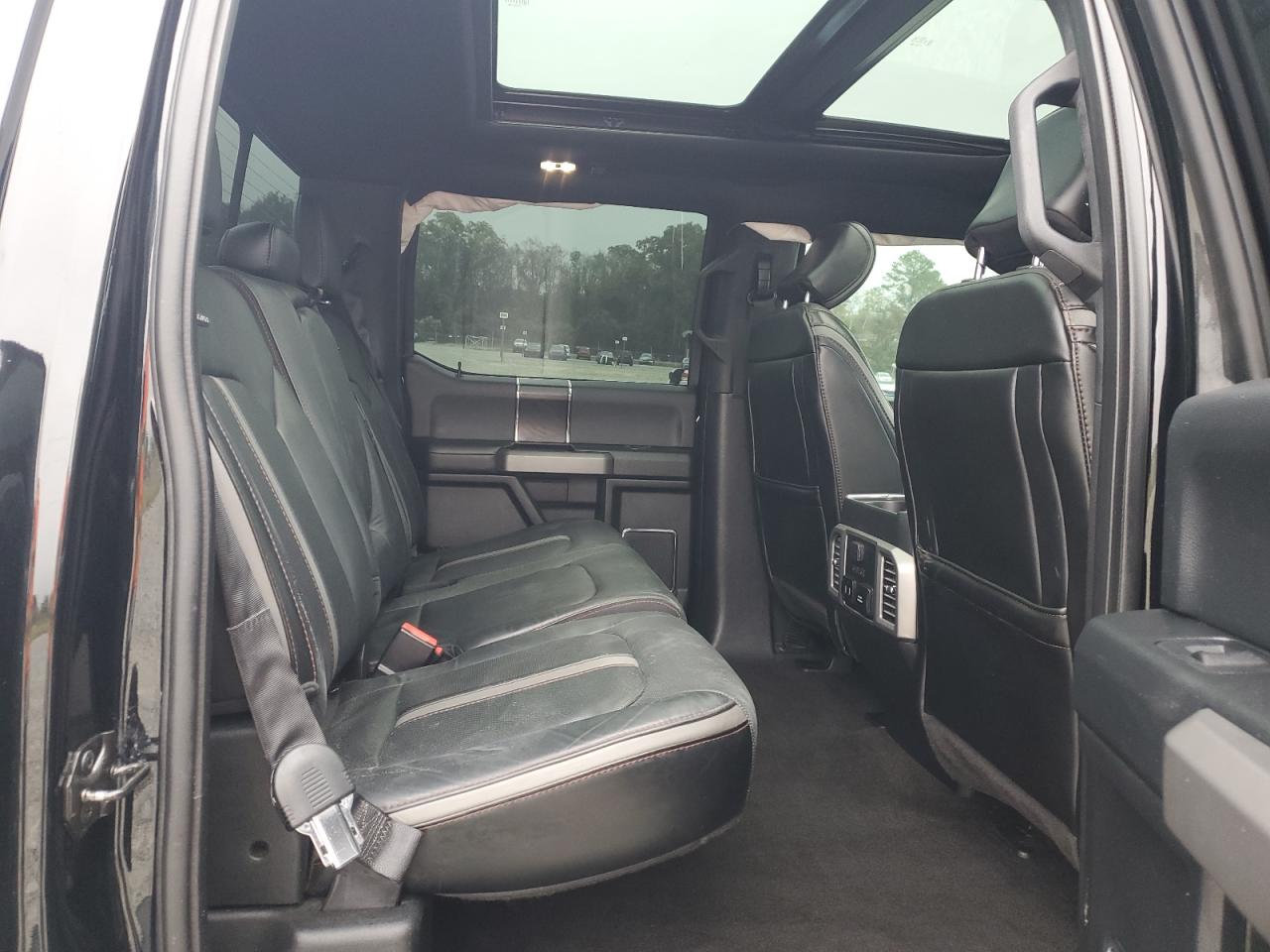 Ford F-150 Supercrew Image 10