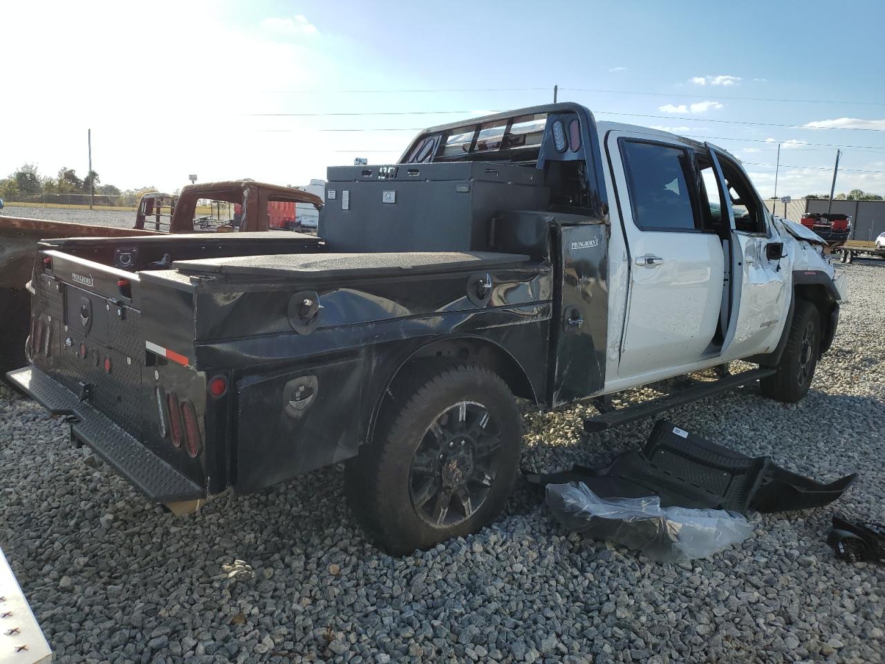 GMC Sierra K2500 At4 Image 2