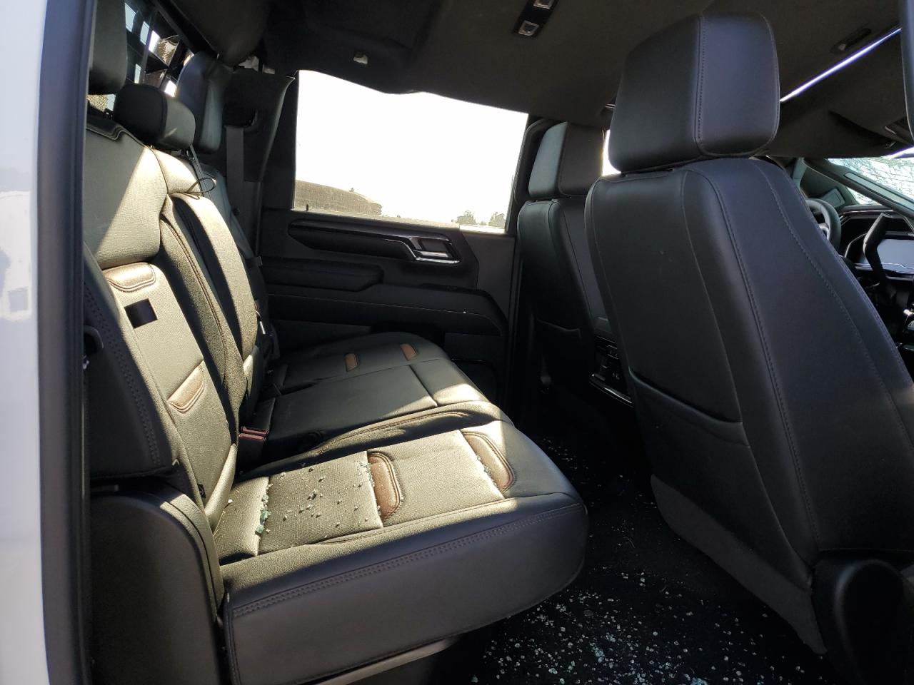 GMC Sierra K2500 At4 Image 11