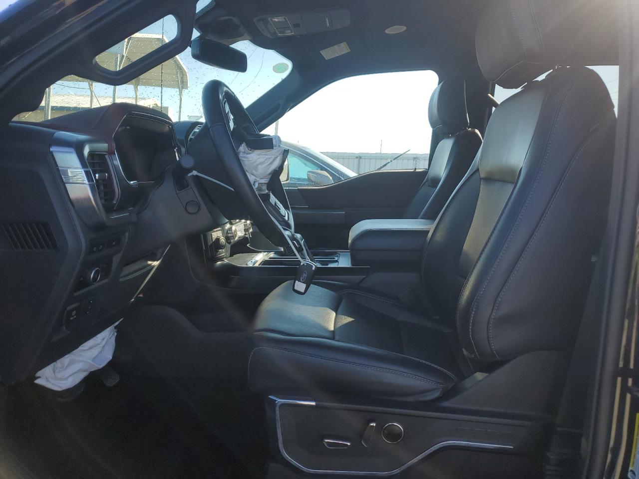 Ford F-150 Supercrew Image 12