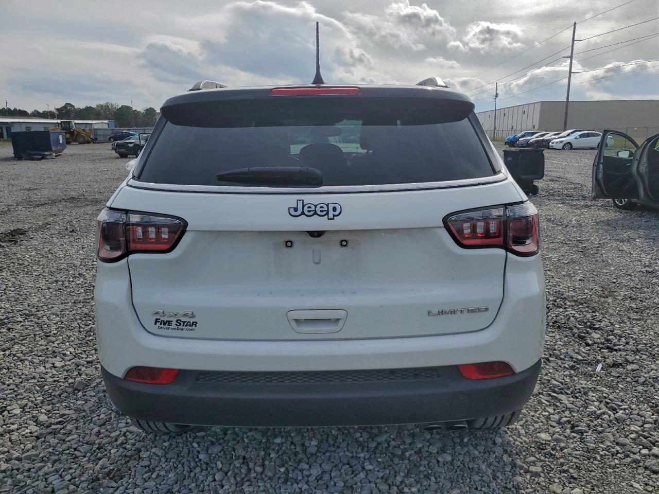 Jeep Compass Limited Image 3