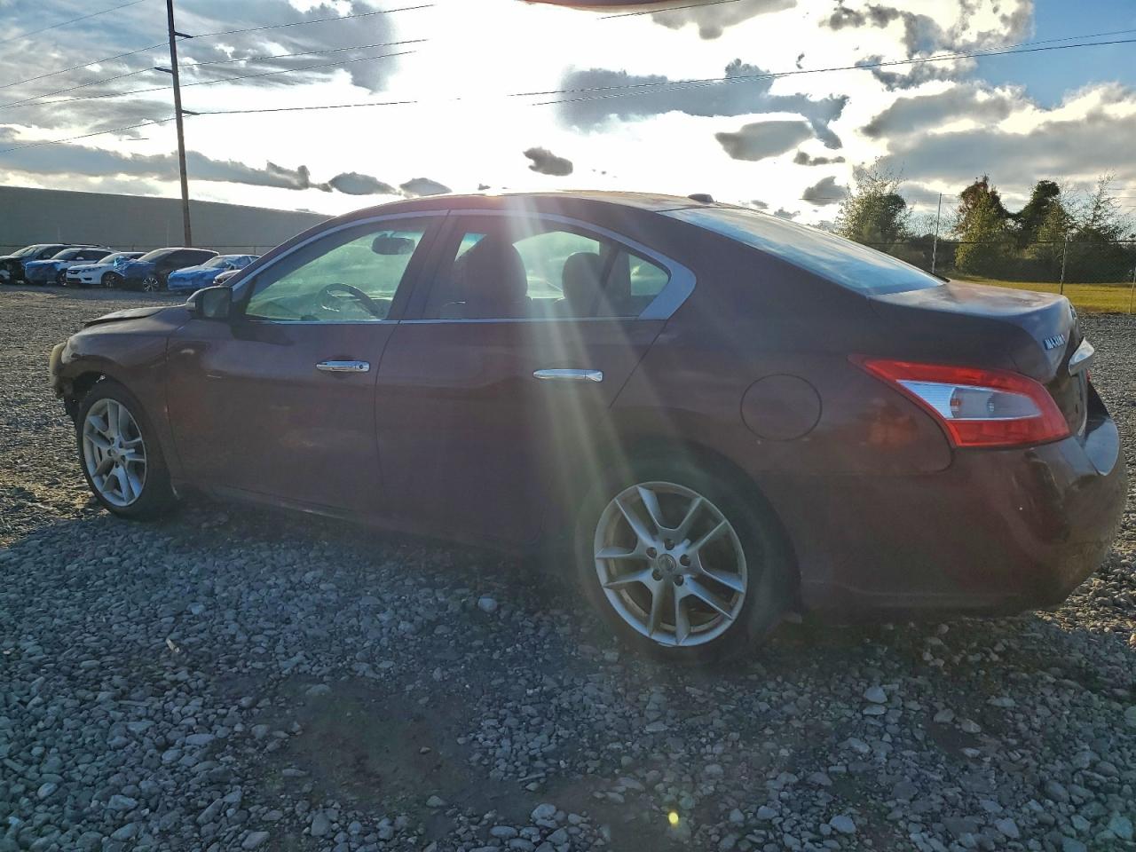 Nissan Maxima S Image 3