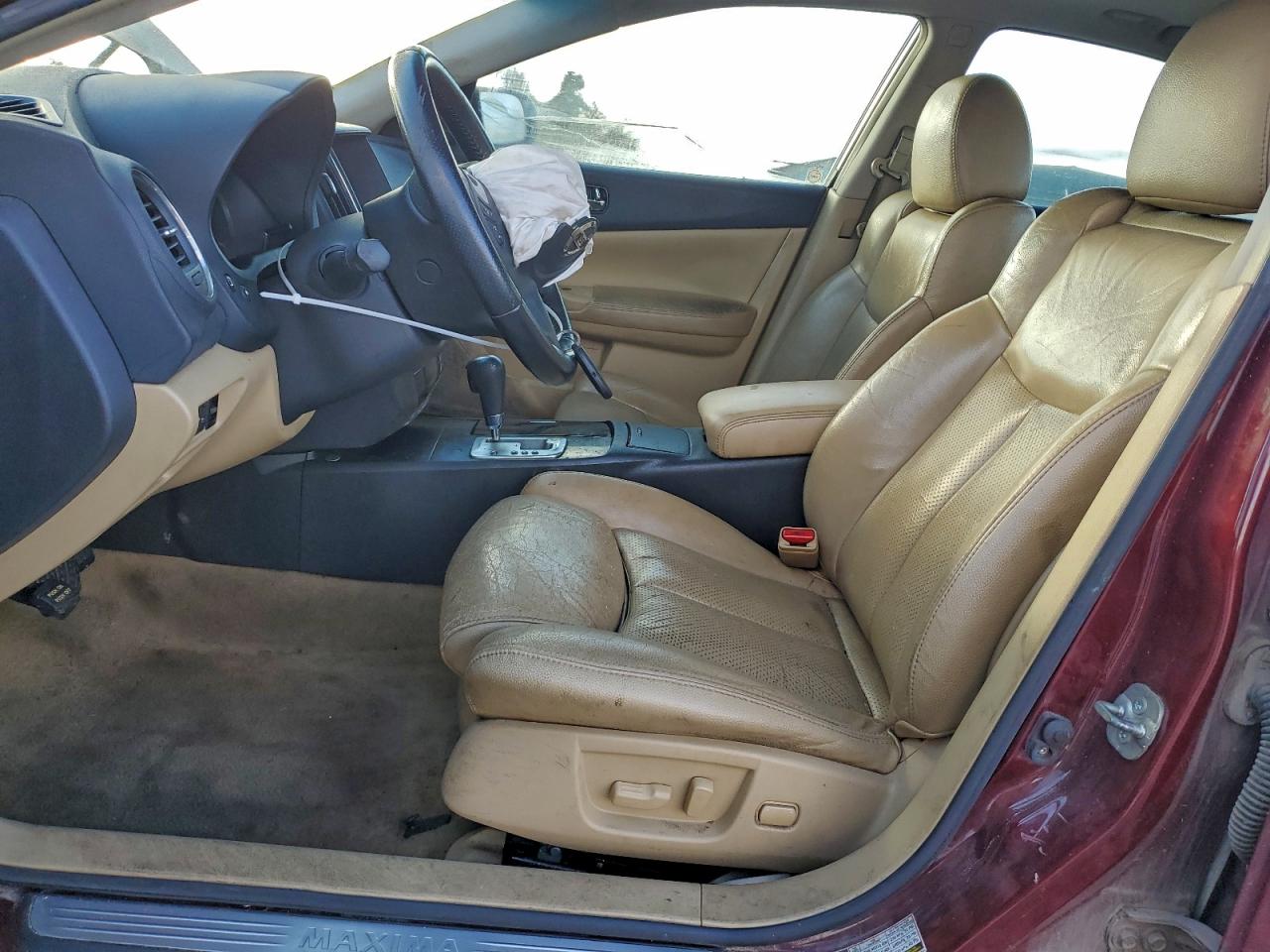 Nissan Maxima S Image 4