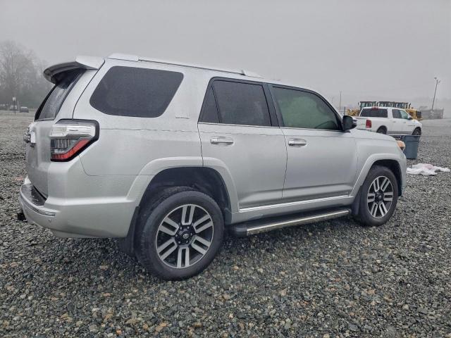 Toyota 4Runner Sr5/sr5 Premium Image 8