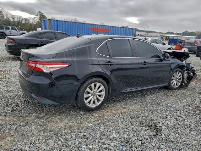 Toyota Camry Le Image 2