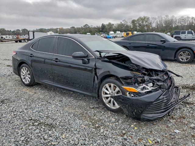 Toyota Camry Le Image 8