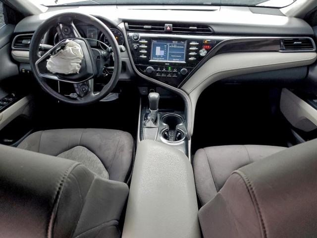 Toyota Camry Le Image 13