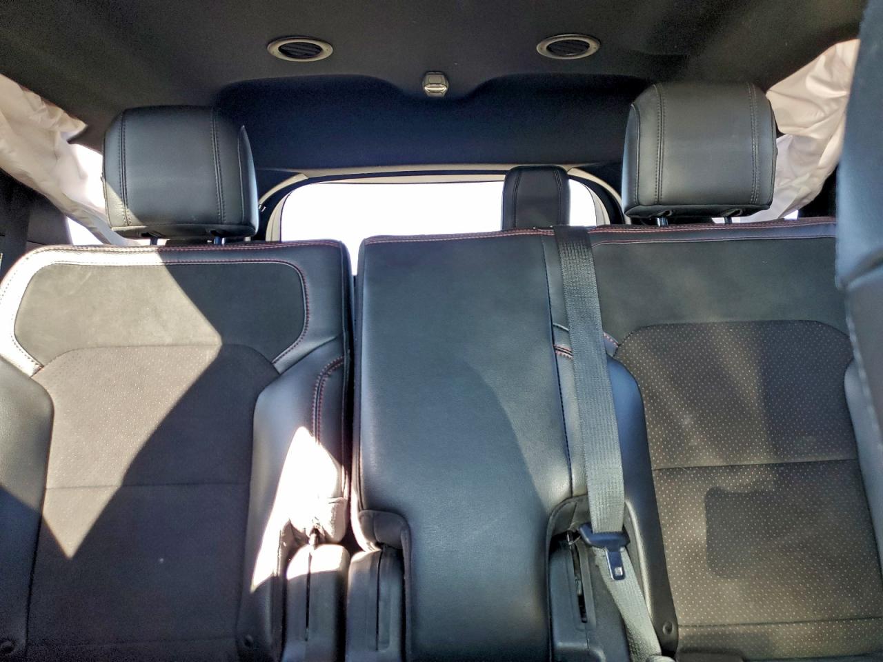 Ford Explorer Xlt Image 4