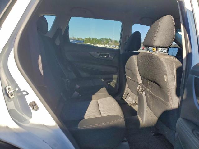 Nissan Rogue S Image 6