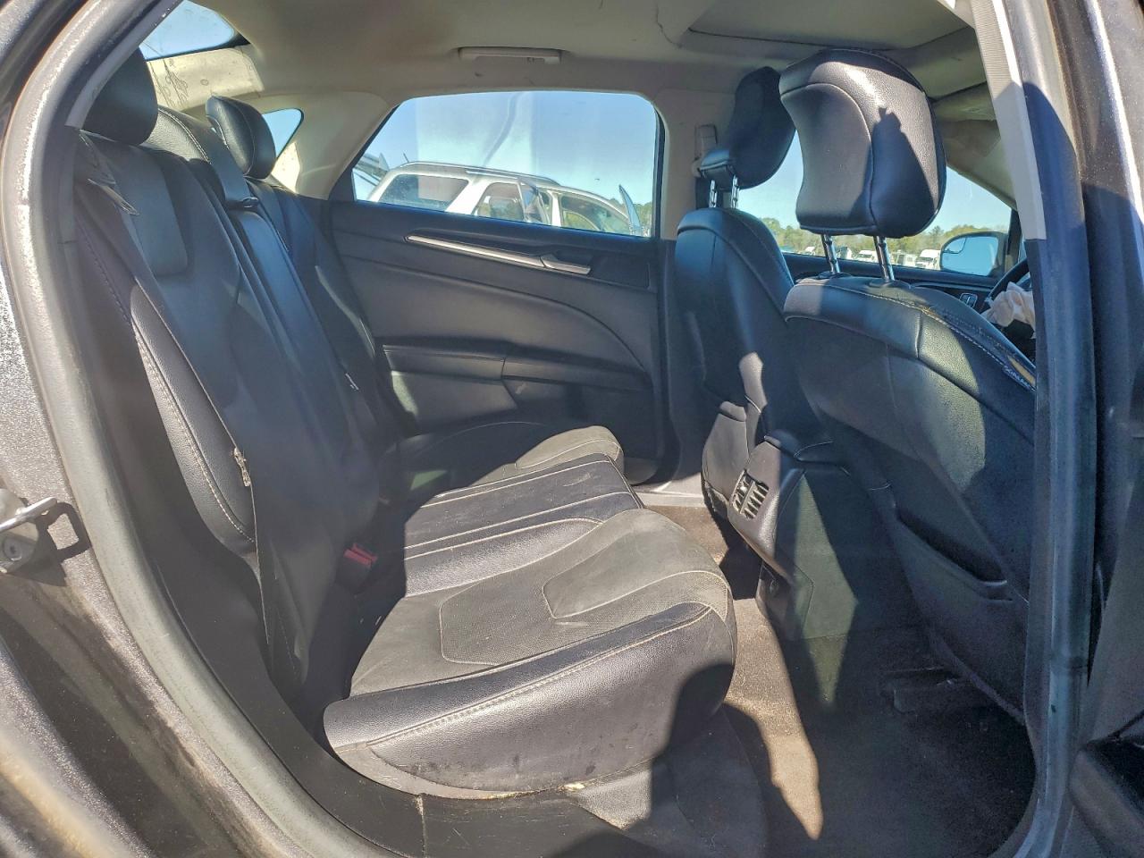 Ford Fusion Titanium/platinum Image 4