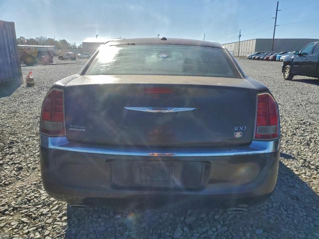 Chrysler 300 Image 2