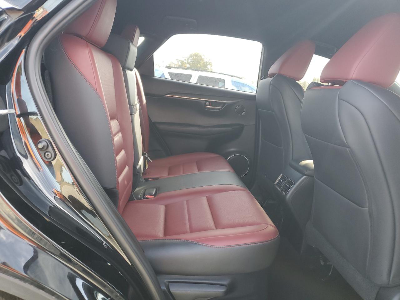 Lexus NX 200t Base Image 9