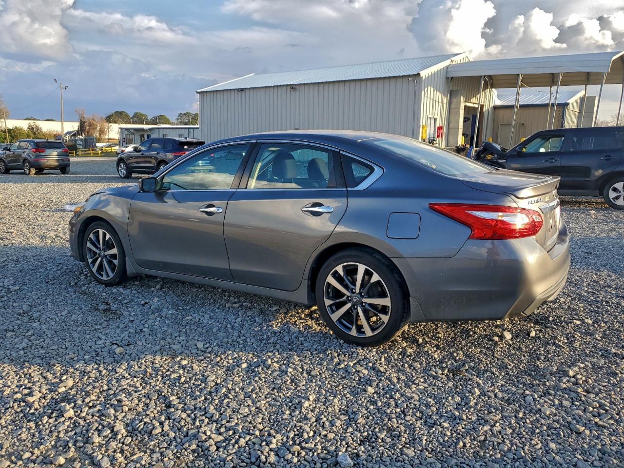 Nissan Altima 2.5 Image 6