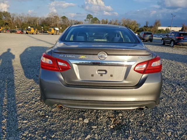 Nissan Altima 2.5 Image 9