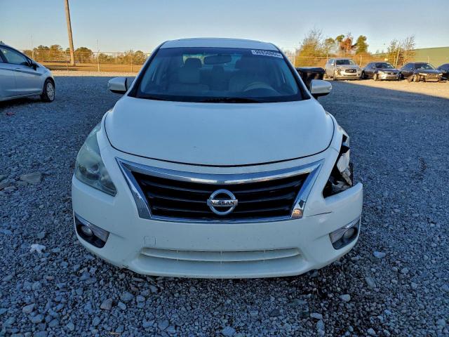 Nissan Altima 2.5 Image 3