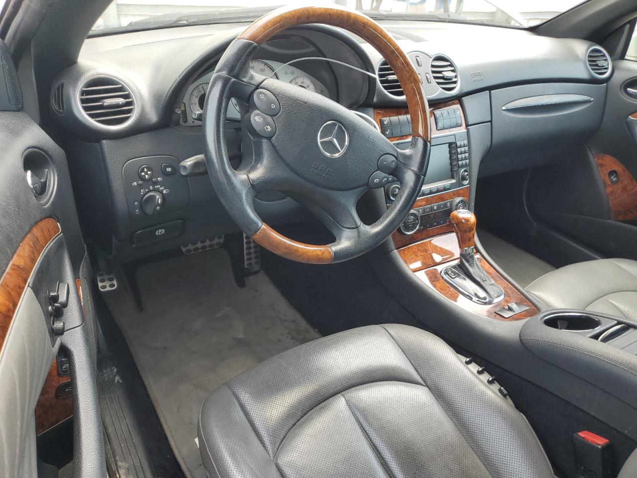 Mercedes-Benz Clk-class 350 Image 8