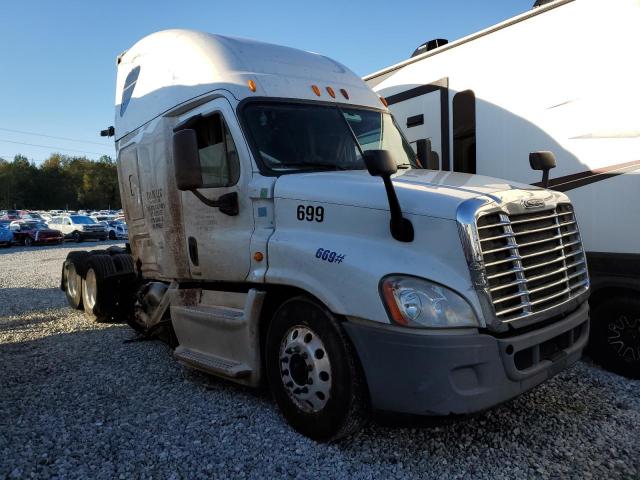  Salvage Freightliner Cascadia 1