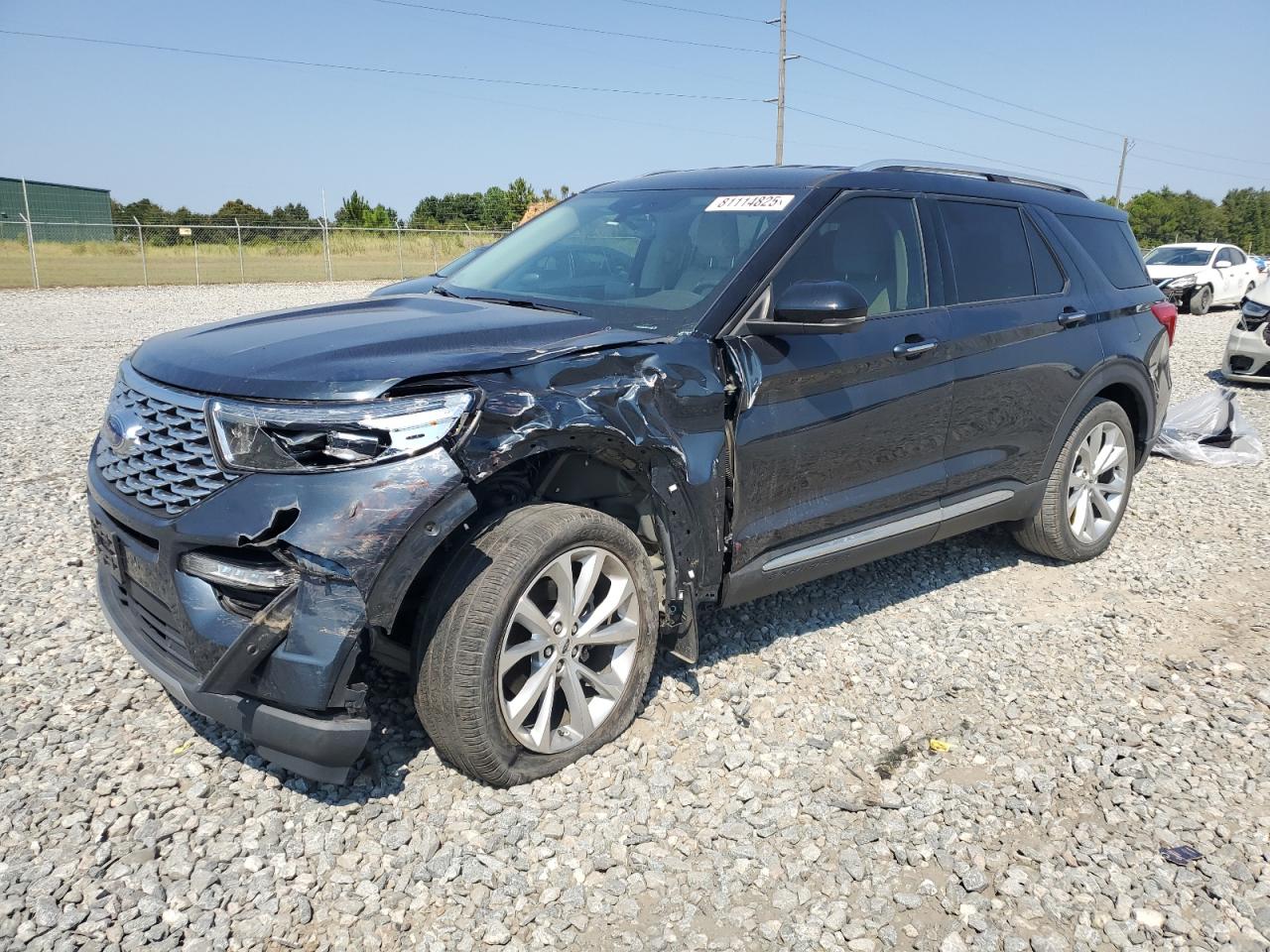 Ford Explorer Platinum Image 1