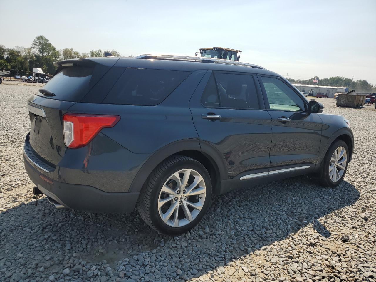 Ford Explorer Platinum Image 4