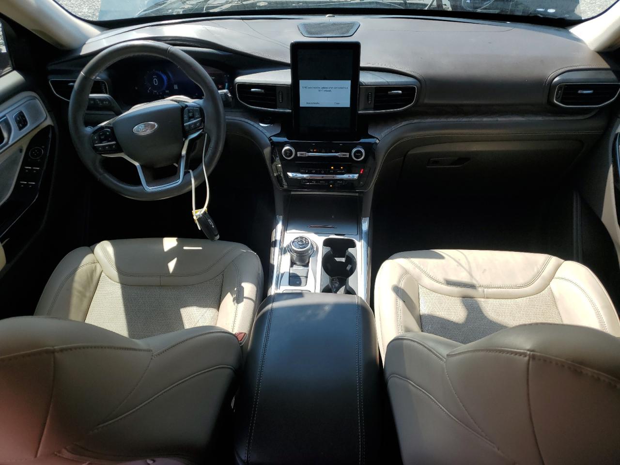 Ford Explorer Platinum Image 12