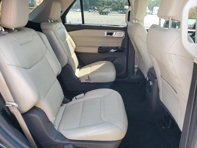Ford Explorer Platinum Image 13