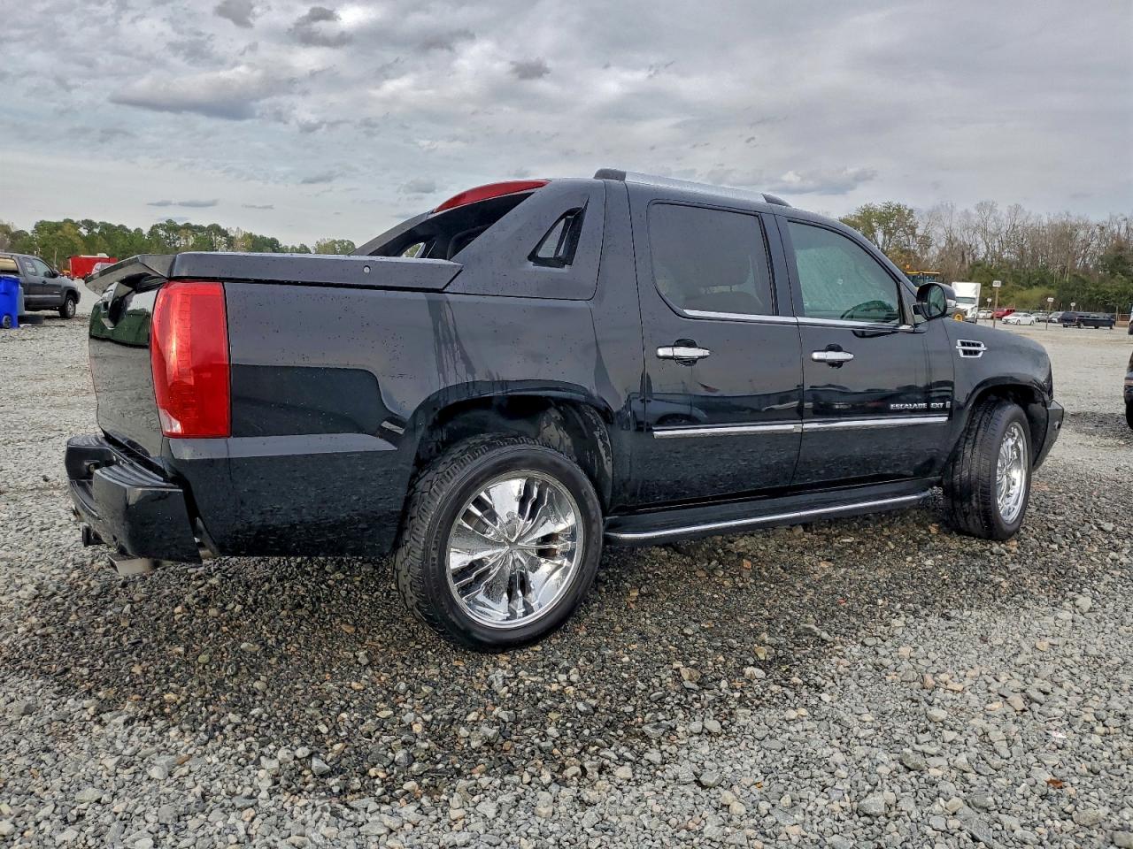 Cadillac Escalade Ext Image 6