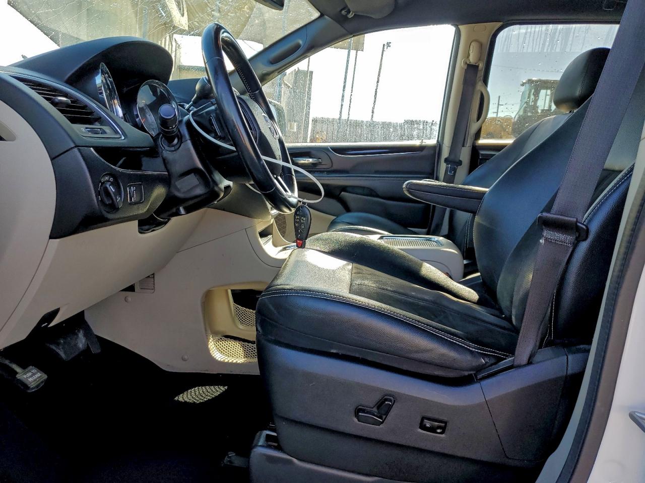 Dodge Caravan Sxt Image 2