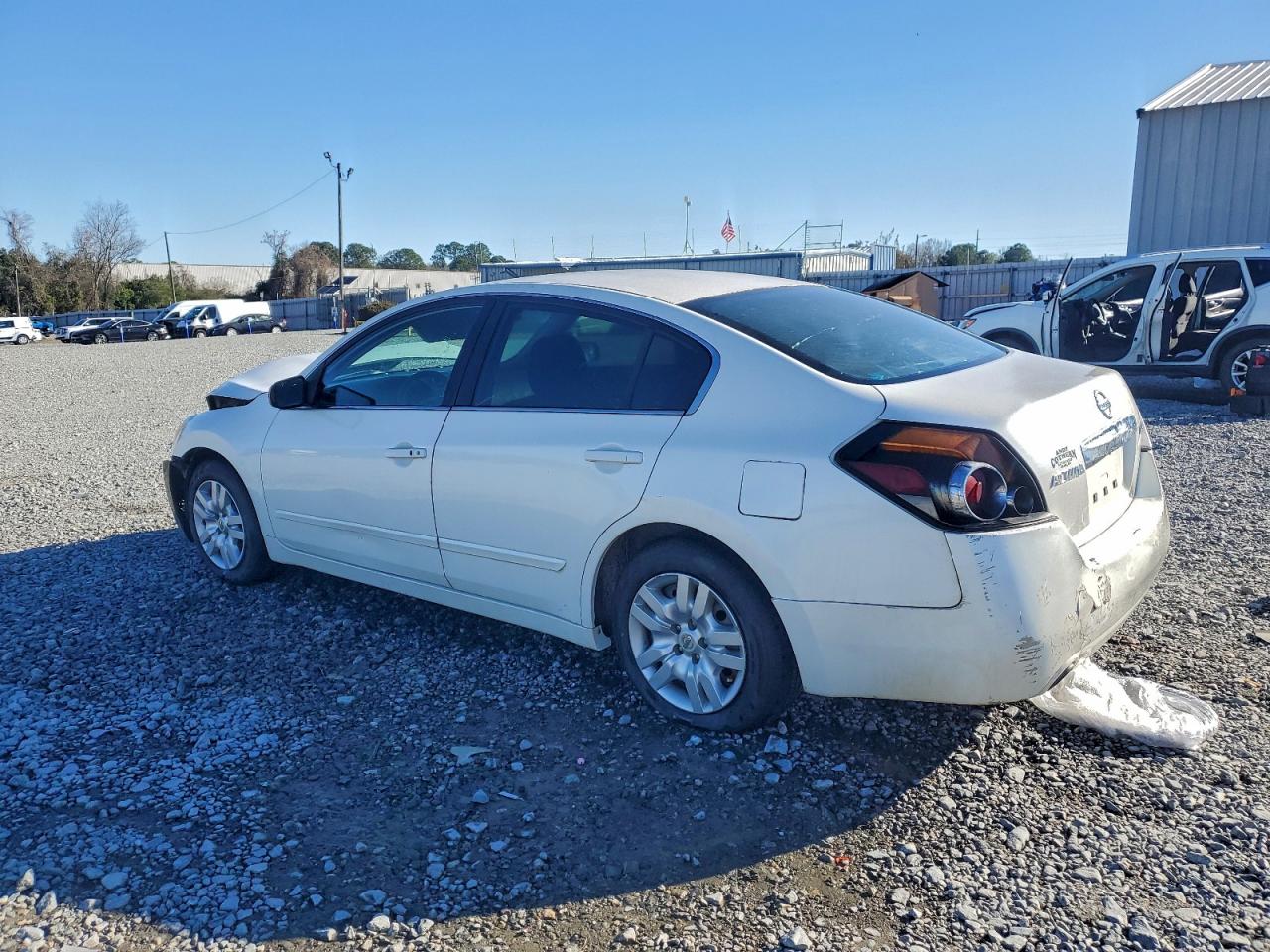 Nissan Altima Base Image 5