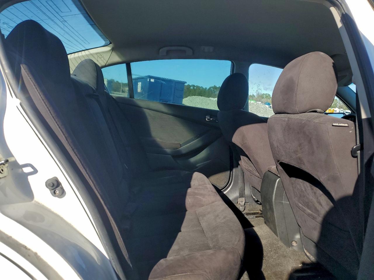 Nissan Altima Base Image 6