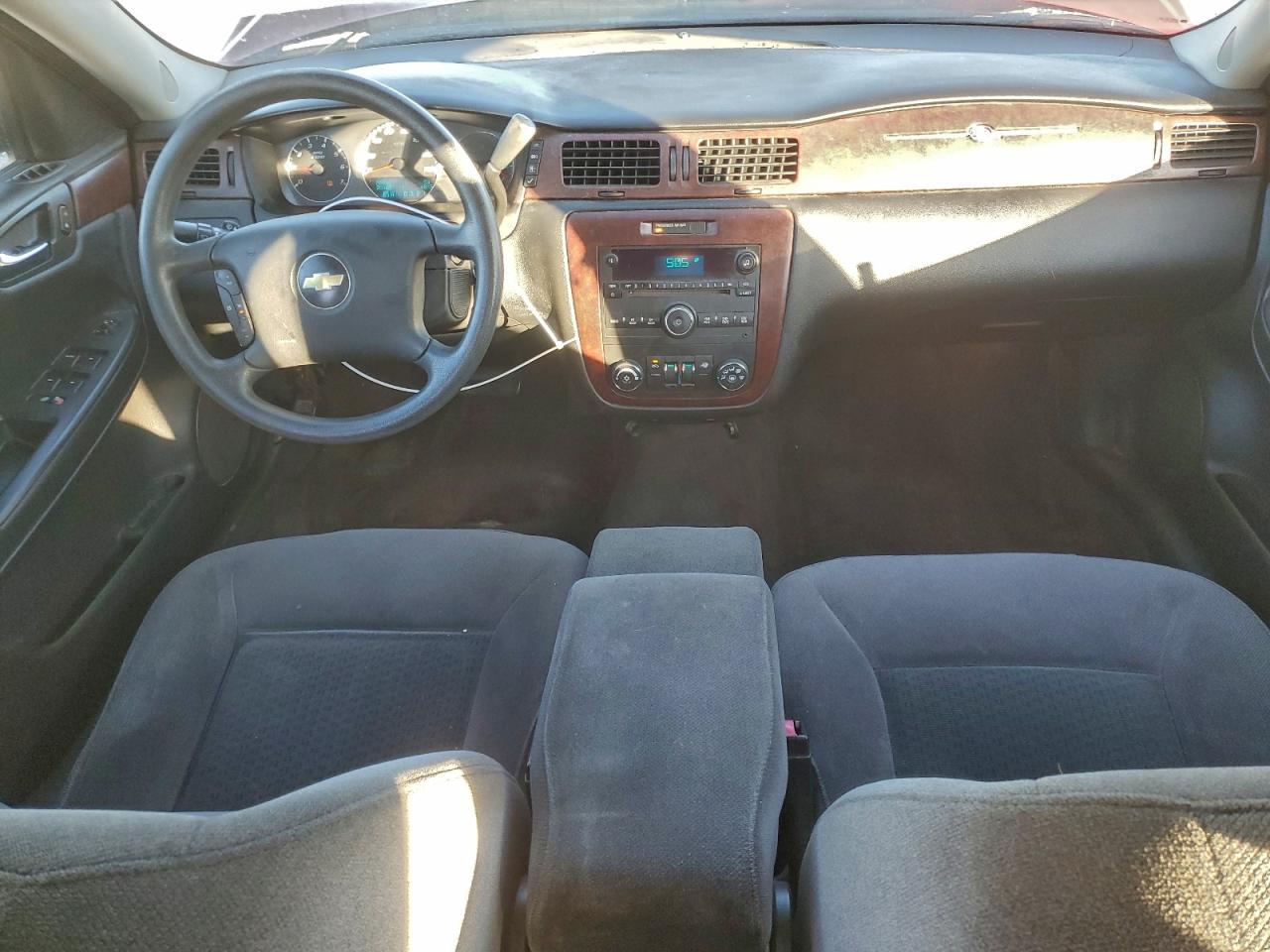 Chevrolet Impala Lt Image 8