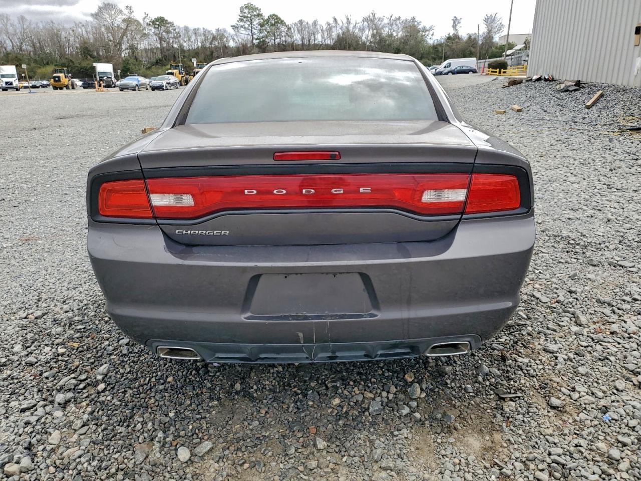 Dodge Charger Se Image 8