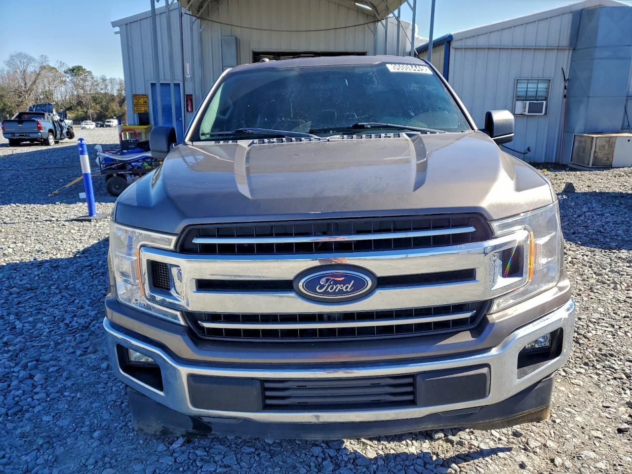 Ford F-150 Supercrew Image 3