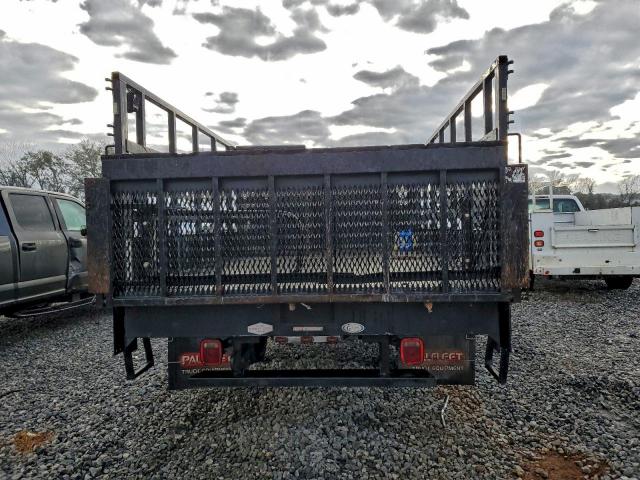 Ford F-550 Super Duty Image 7