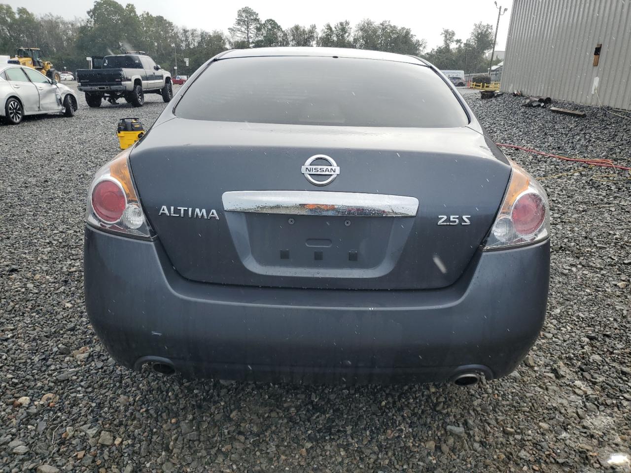 Nissan Altima Base Image 8