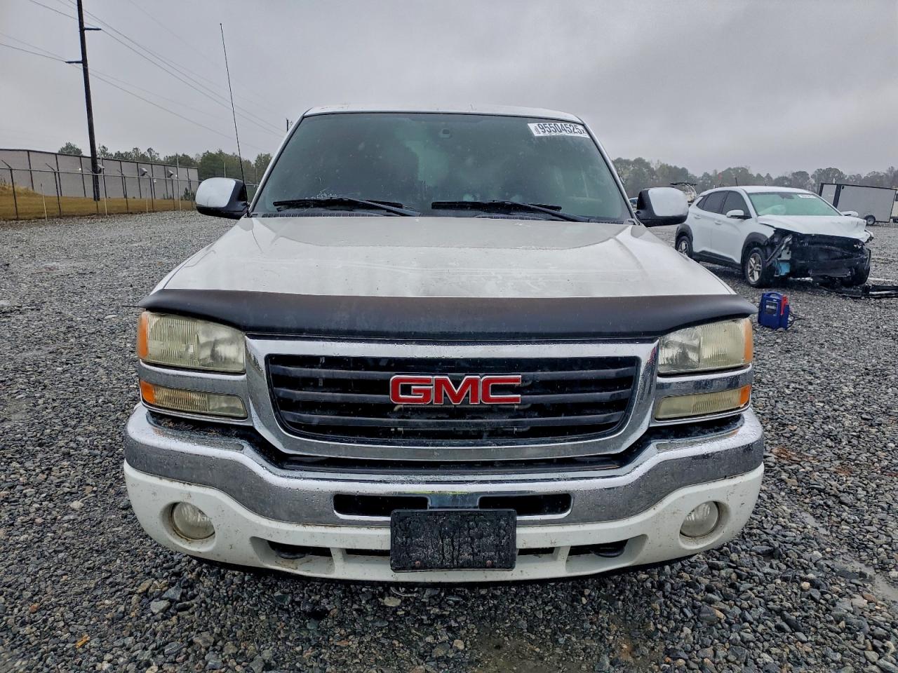 GMC Sierra C1500 Image 8