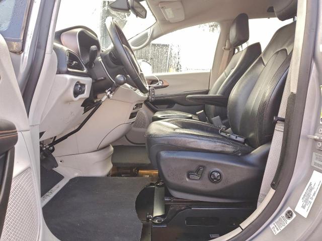 Chrysler Pacifica Touring L Image 7