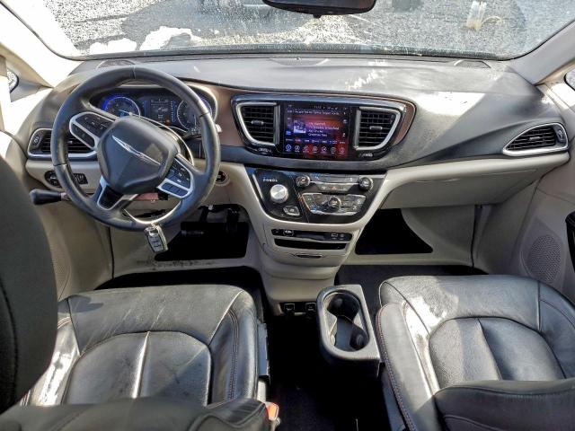 Chrysler Pacifica Touring L Image 4